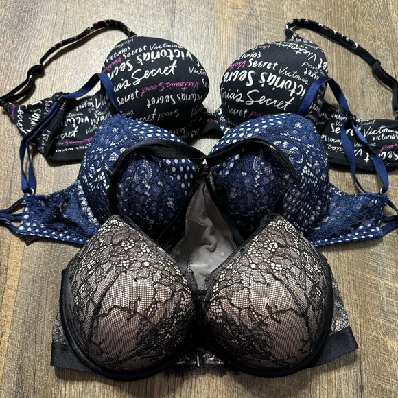 Victoria Secret 32D three bra bundle lot - Picture 1 of 2